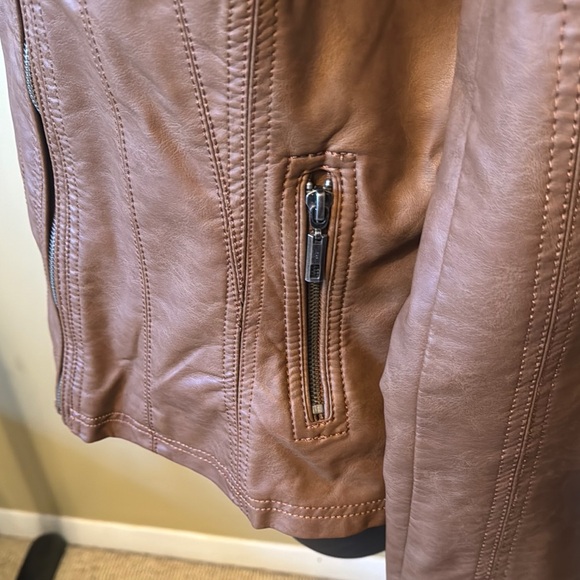 Jacket - Picture 4 of 9